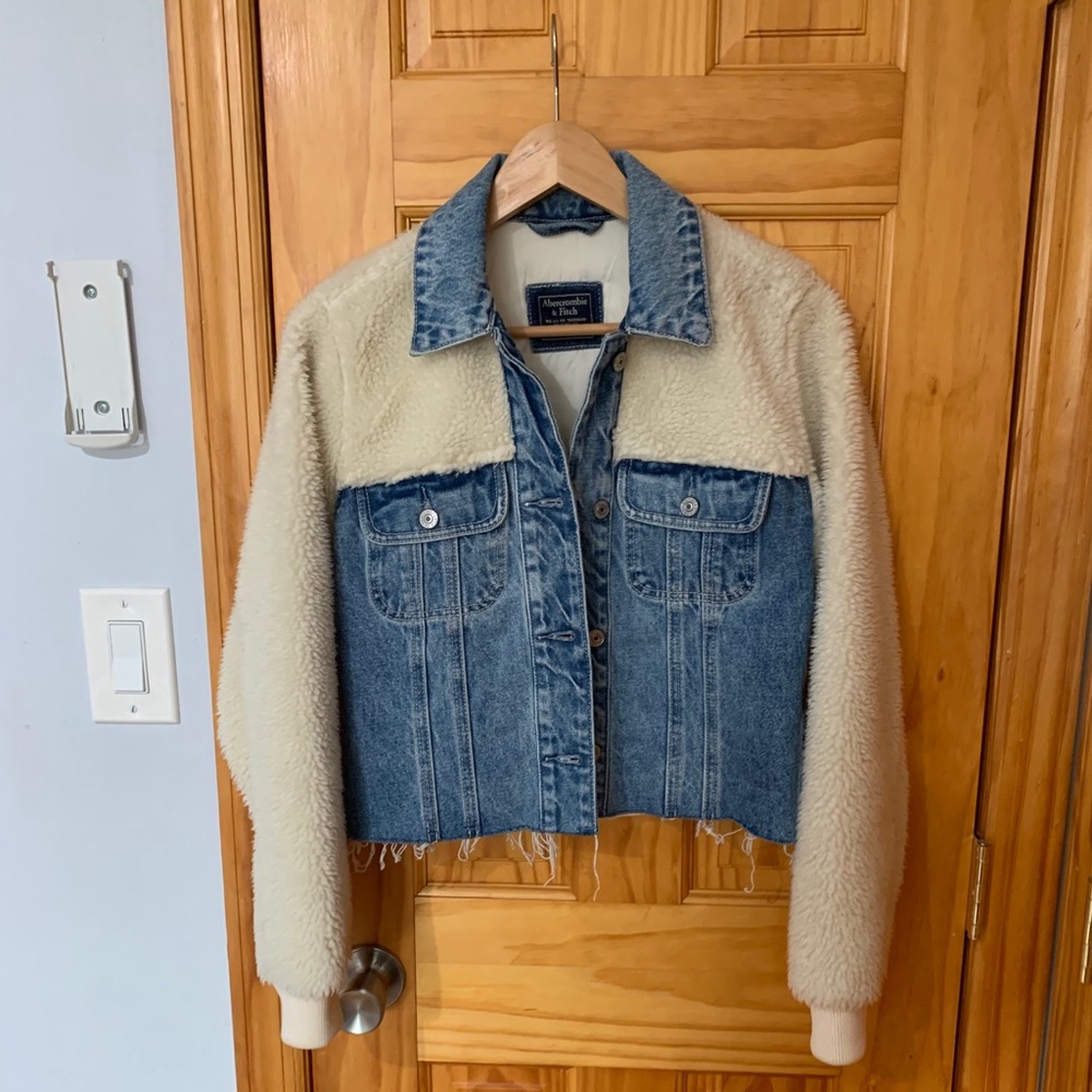 Abercrombie & Fitch sherpa cropped denim jacket S
